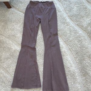Urban Outfitters Size small legging flats pant